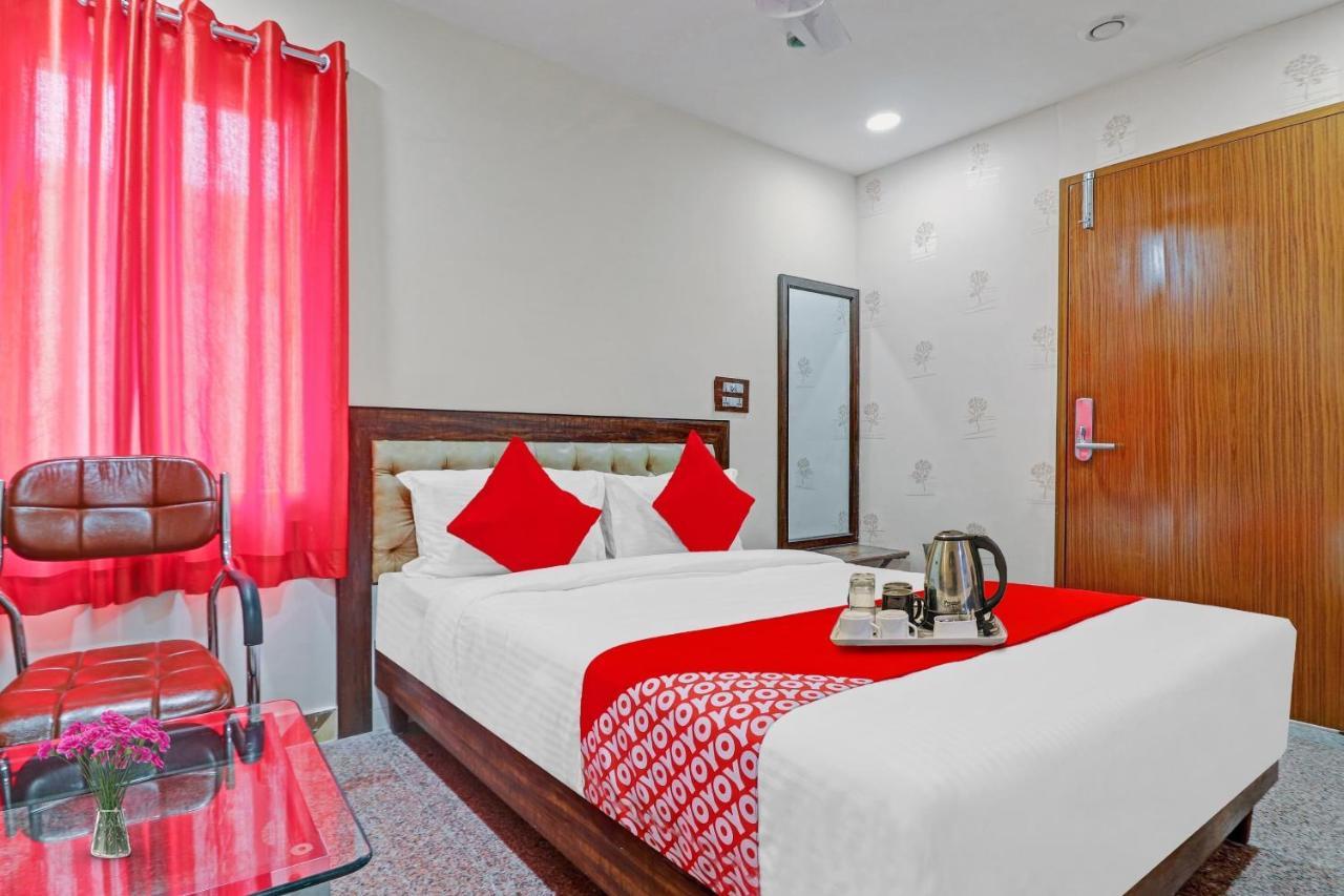 Heavens Inn Near Rasoolpura Metro Station Hyderabad Exterior foto