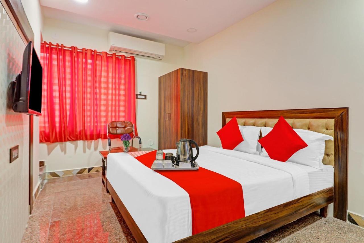 Heavens Inn Near Rasoolpura Metro Station Hyderabad Exterior foto
