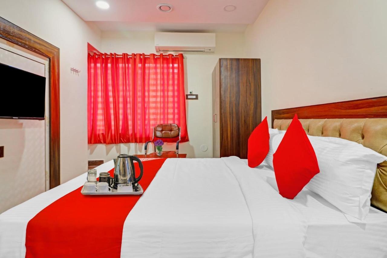 Heavens Inn Near Rasoolpura Metro Station Hyderabad Exterior foto