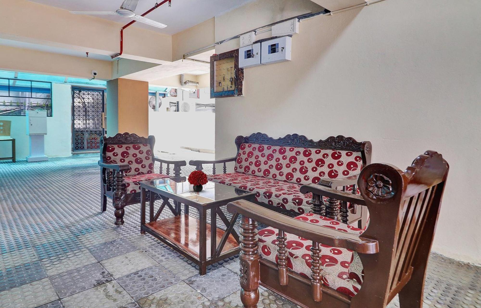 Heavens Inn Near Rasoolpura Metro Station Hyderabad Exterior foto