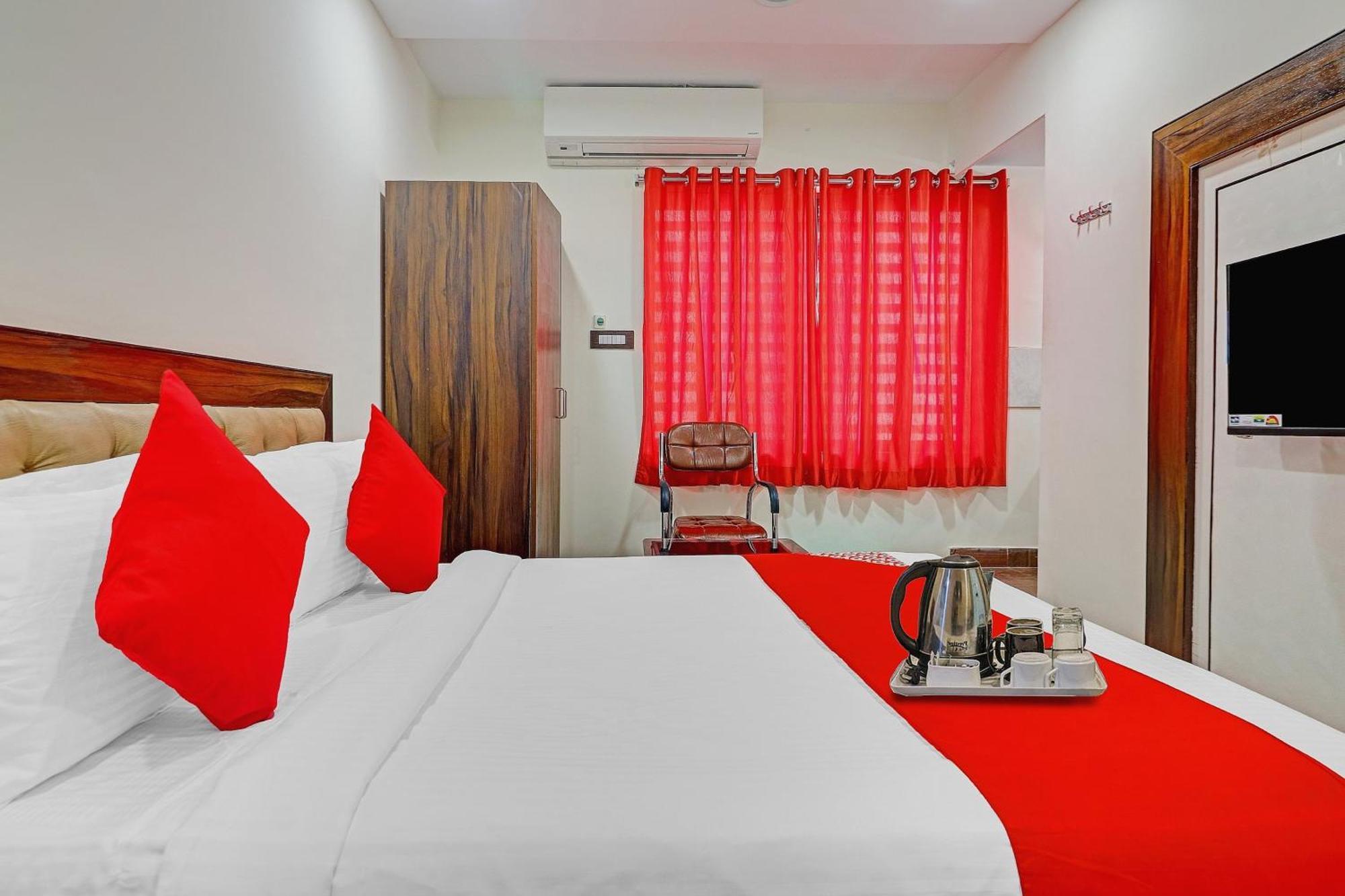 Heavens Inn Near Rasoolpura Metro Station Hyderabad Exterior foto