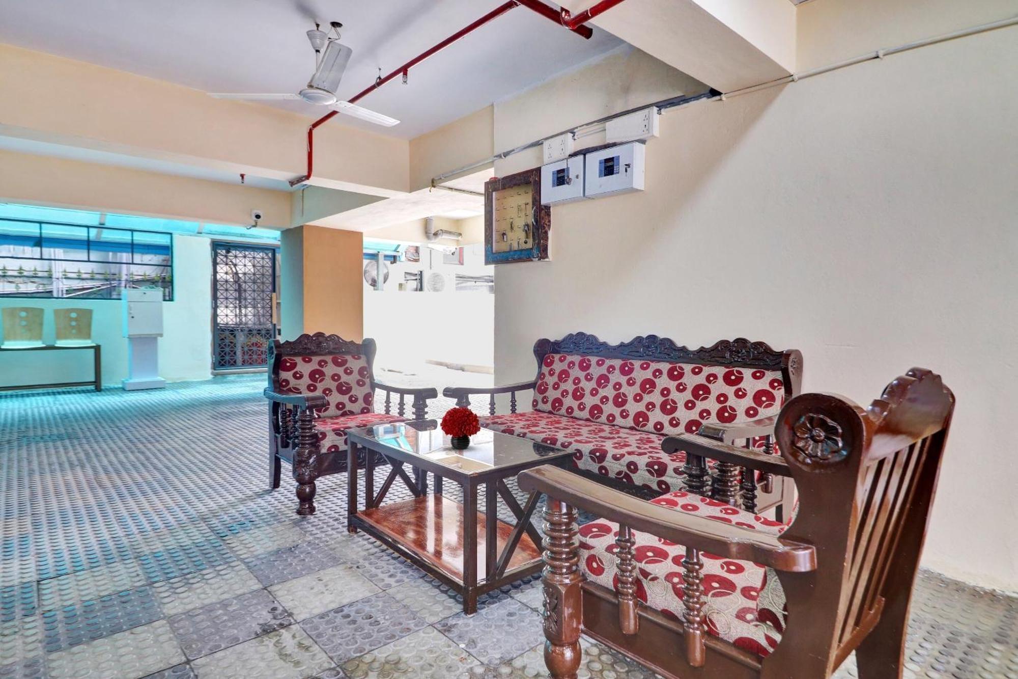 Heavens Inn Near Rasoolpura Metro Station Hyderabad Exterior foto