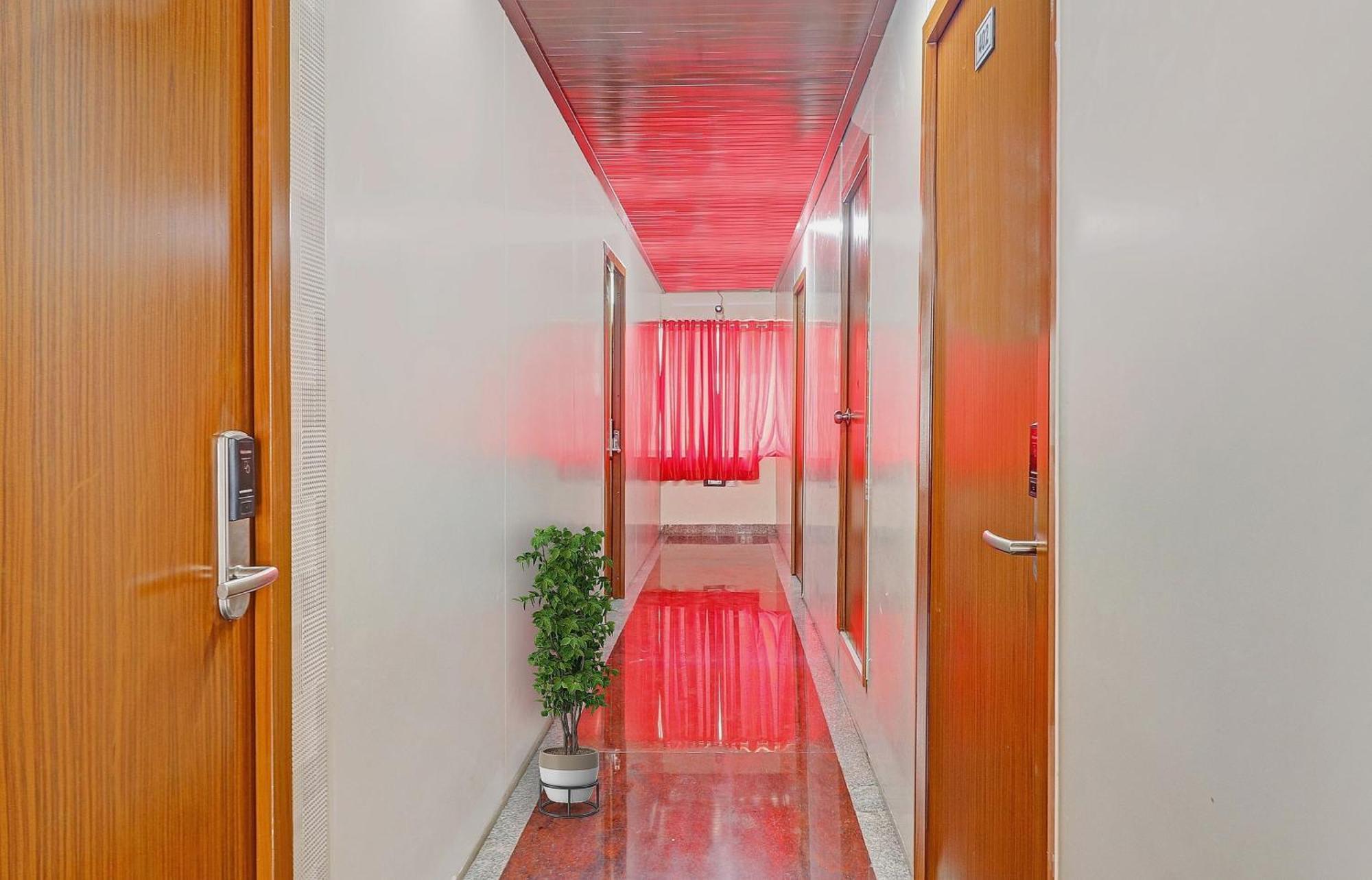 Heavens Inn Near Rasoolpura Metro Station Hyderabad Exterior foto